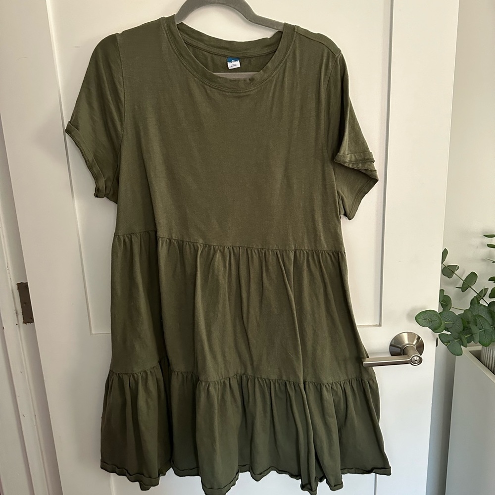 Old Navy Woman’s Dress XL Crewneck Pockets Tiered Olive Green Short Sleeve